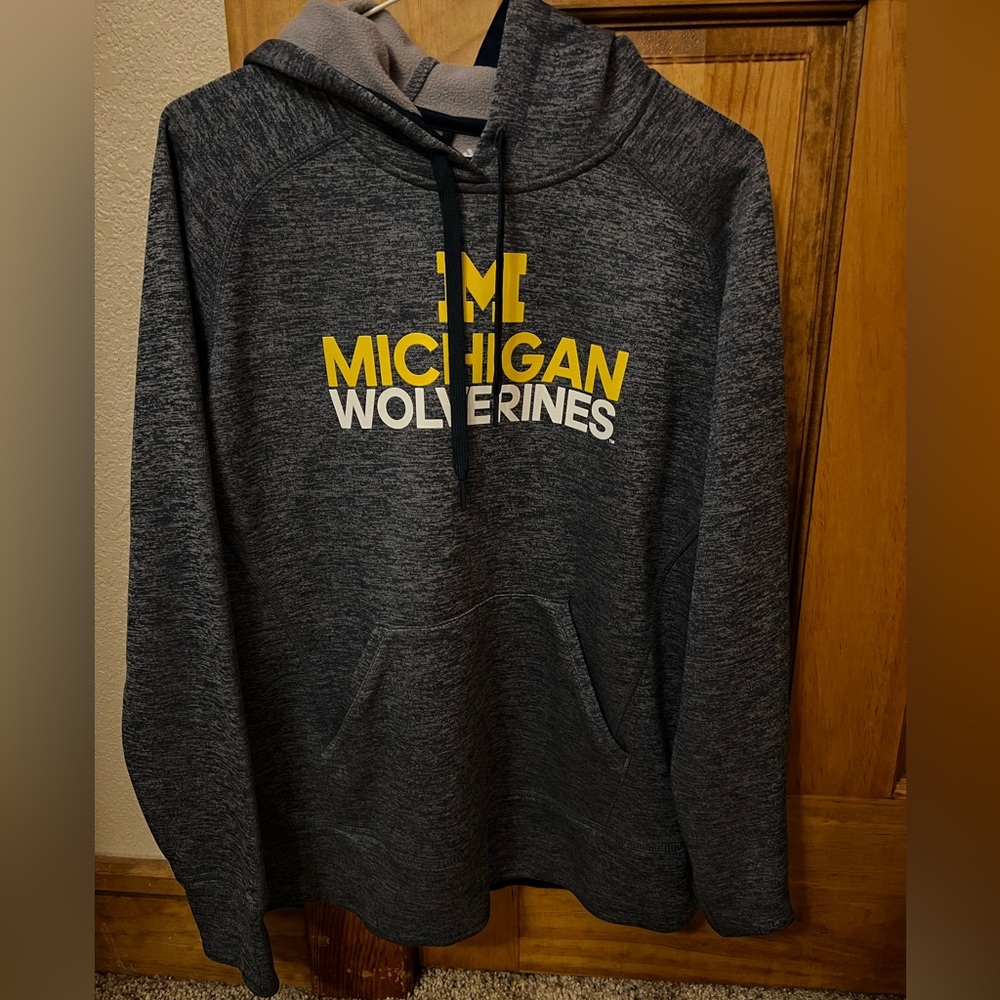Michigan wolverines sweatshirt